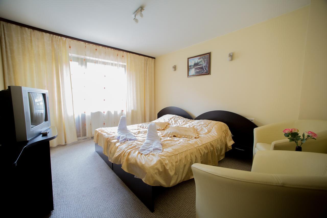 Hotel White Horse Predeal Exterior foto