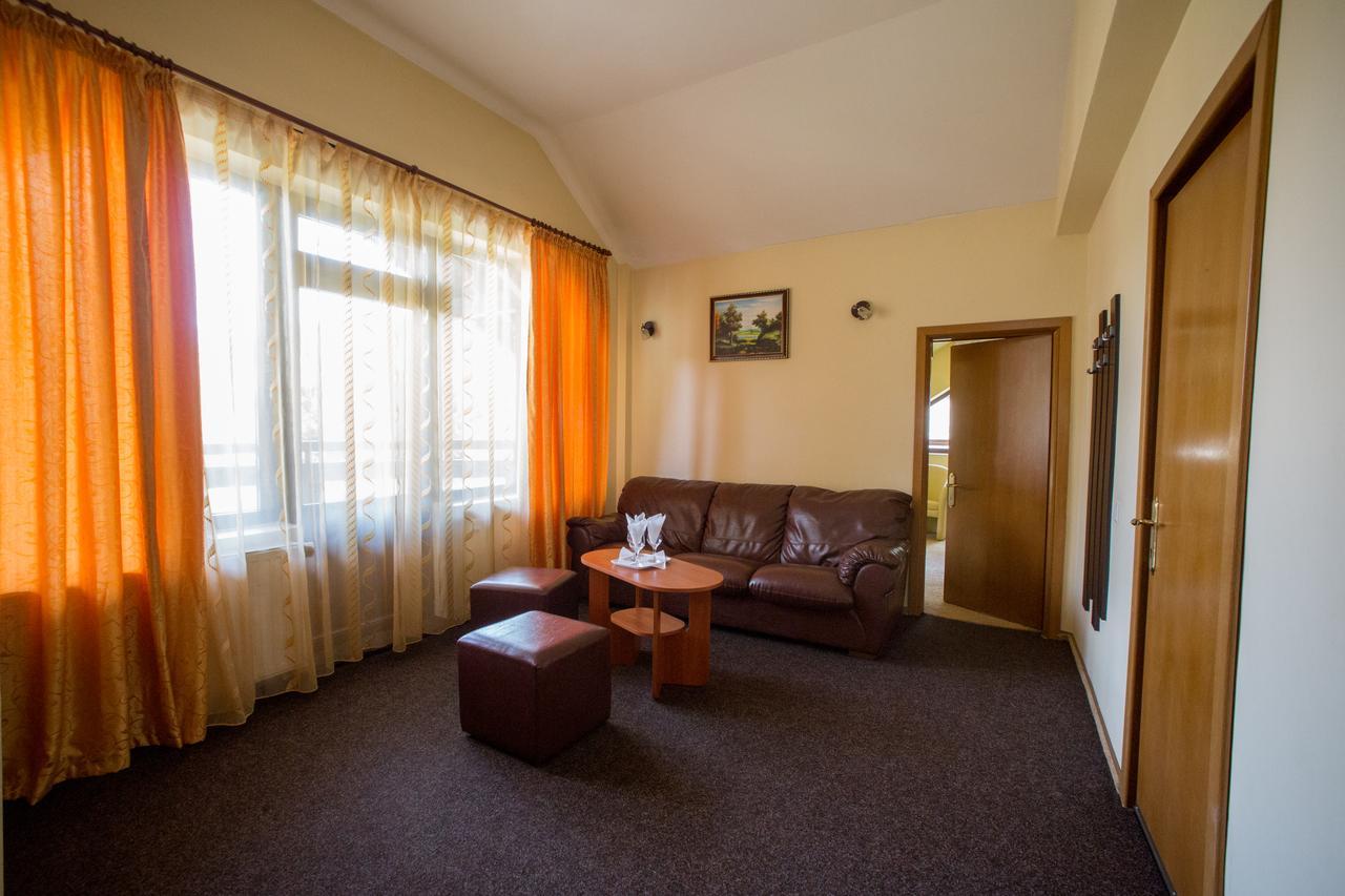 Hotel White Horse Predeal Exterior foto